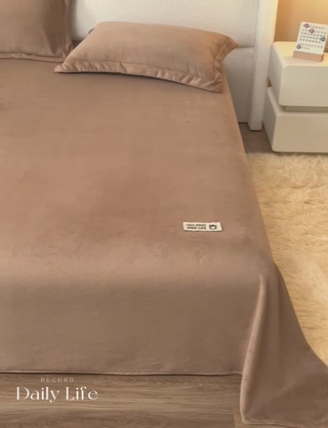 91家纺网 家纺一手货源 找家纺 艾佳 2025新款高克重加厚保暖牛奶绒床单 牛奶绒咖