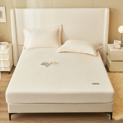 91家纺网 家纺一手货源 找家纺 艾佳 2025新款高克重加厚保暖牛奶绒床笠 牛奶绒奶白