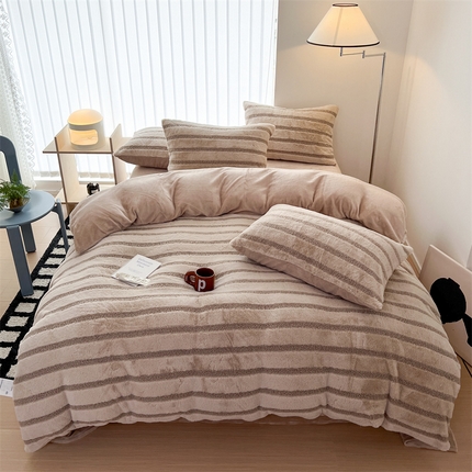 91家纺网 家纺一手货源 找家纺 顾里 2023新款兔兔月亮绒套件 软绵咖