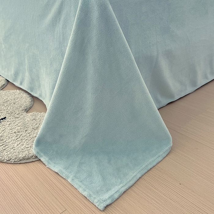 91家纺网 家纺一手货源 找家纺 凡客家居 2023新款毛巾绣牛奶绒四件套 优漫-水蓝