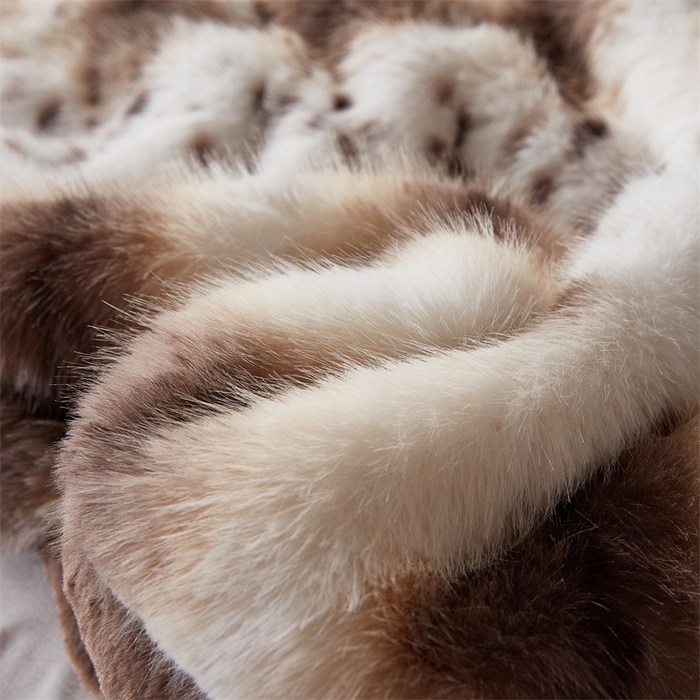 91家纺网 家纺一手货源 找家纺 凯轩毛毛毯毯子网销专供 23新款芭莎仿毛皮毛毯毯子 豹点狐