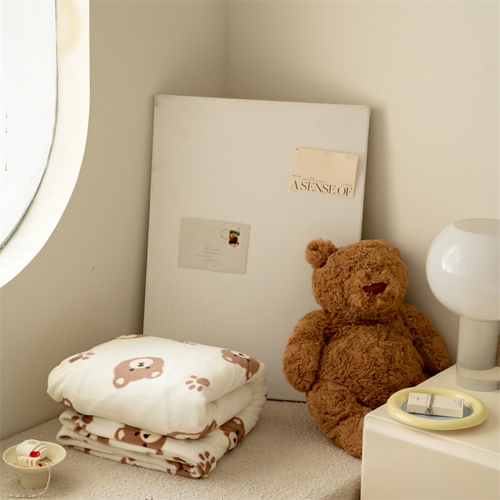 91家纺网 家纺一手货源 找家纺 时光里 2023新款全消光加厚牛奶绒印花单被套 可爱熊