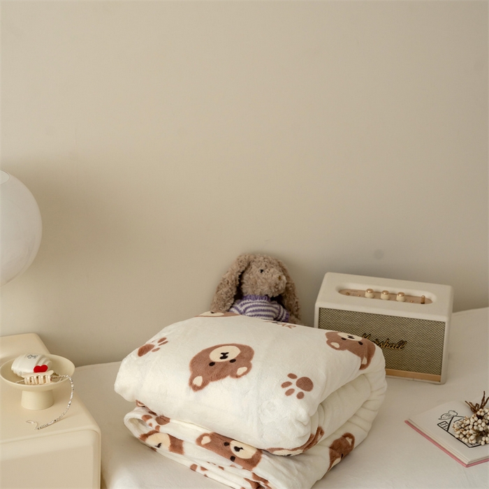 91家纺网 家纺一手货源 找家纺 时光里 2023新款全消光加厚牛奶绒印花单被套 可爱熊