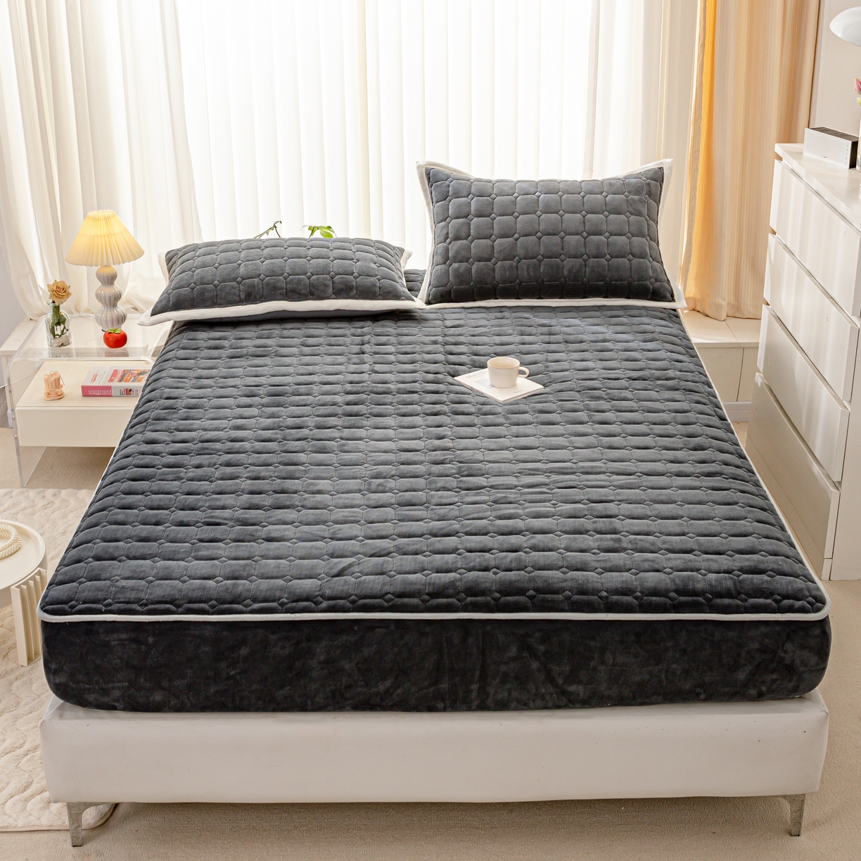 91家纺网 家纺一手货源 找家纺 凡客家居 2024新款加厚牛奶绒夹棉床笠 深灰