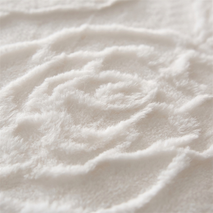 91家纺网 家纺一手货源 找家纺 凯轩毛毛毯毯子网销专供 23新款仿皮草提花毛毯毯子 恋爱白