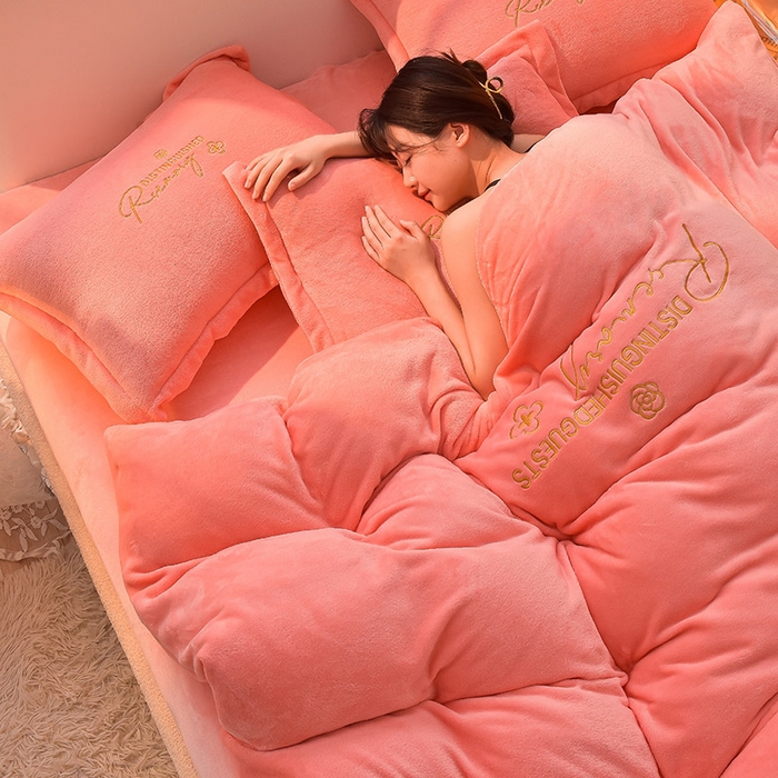 91家纺网 家纺一手货源 找家纺 （总）简爱家纺2025新款保暖MISS款法莱绒刺绣四件套