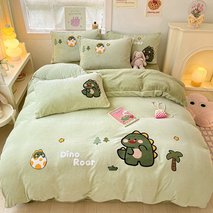 91家纺网 家纺一手货源 找家纺 川悦生活 2023新款牛奶绒毛巾绣绣花四件套 蛋仔小恐龙