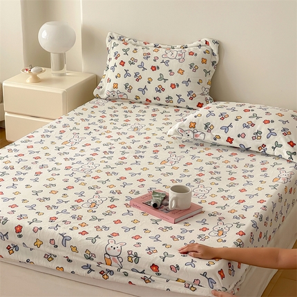 时光里 2023新款全消光加厚牛奶绒印花单品单床笠 花间萌兔