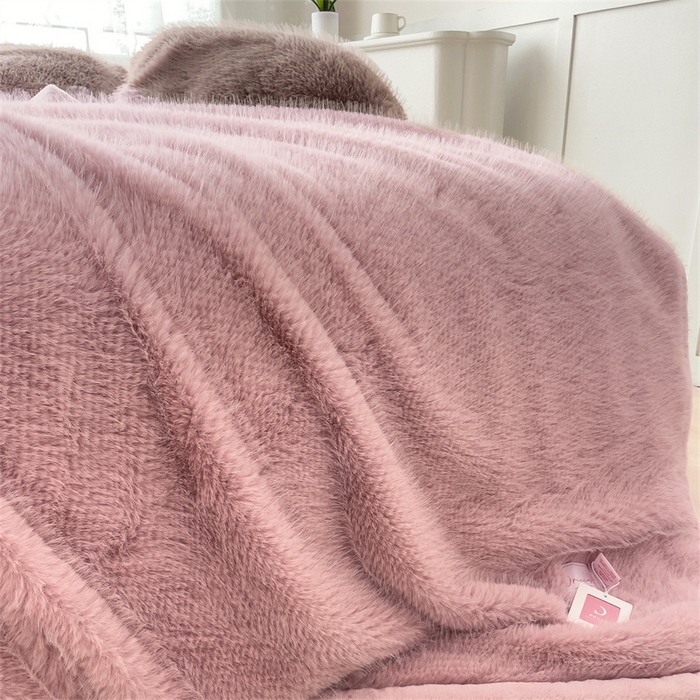 91家纺网 家纺一手货源 找家纺 凯轩毛毛毯毯子网销专供 2024新款公主貂仿皮草毛毯毯子终版 樱花粉