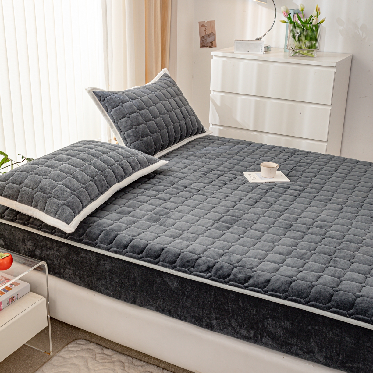 91家纺网 家纺一手货源 找家纺 凡客家居 2024新款加厚牛奶绒夹棉床笠 深灰