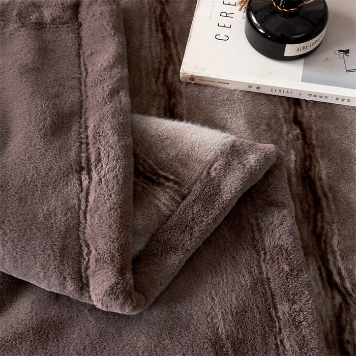 91家纺网 家纺一手货源 找家纺 凯轩毛毛毯毯子网销专供 23新款新款仿雪貂绒毛毯毯子 十字貂咖