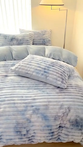 91家纺网 家纺一手货源 找家纺 顾里2023新款扎染濑兔毛绒套件 扎染蓝