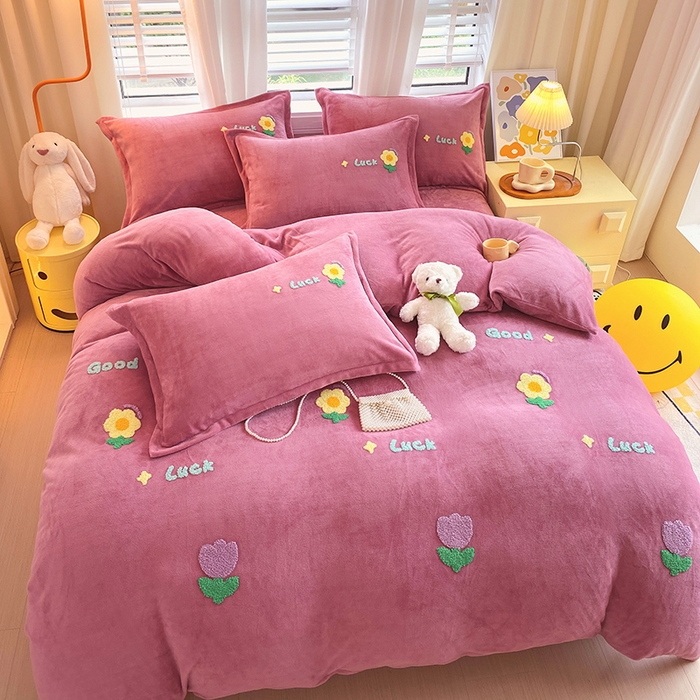 91家纺网 家纺一手货源 找家纺 凡客家居 2023新款毛巾绣牛奶绒四件套 郁金香-豆沙