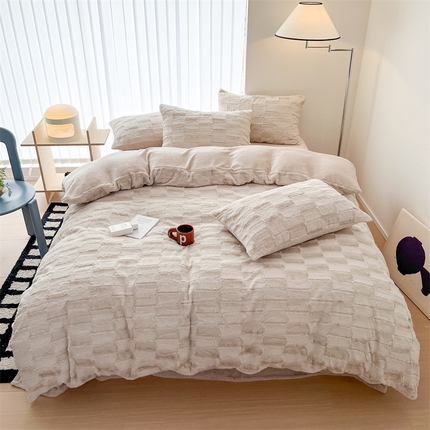 91家纺网 家纺一手货源 找家纺 顾里2023新款阿尔巴卡濑毛绒套件 格子米