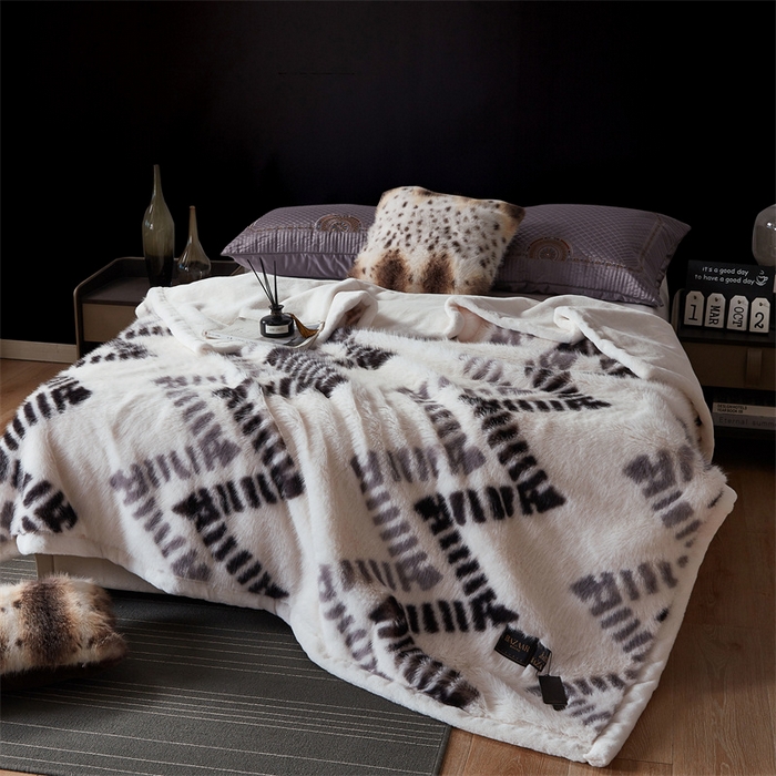 91家纺网 家纺一手货源 找家纺 凯轩毛毛毯毯子网销专供 23新款芭莎仿毛皮毛毯毯子 珍珠白