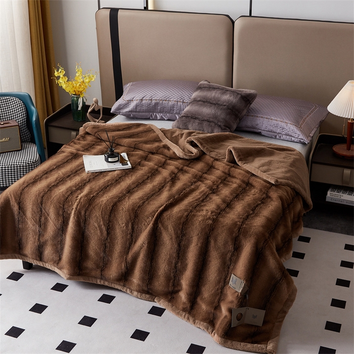 91家纺网 家纺一手货源 找家纺 凯轩毛毛毯毯子网销专供 23新款新款仿雪貂绒毛毯毯子 十字貂棕