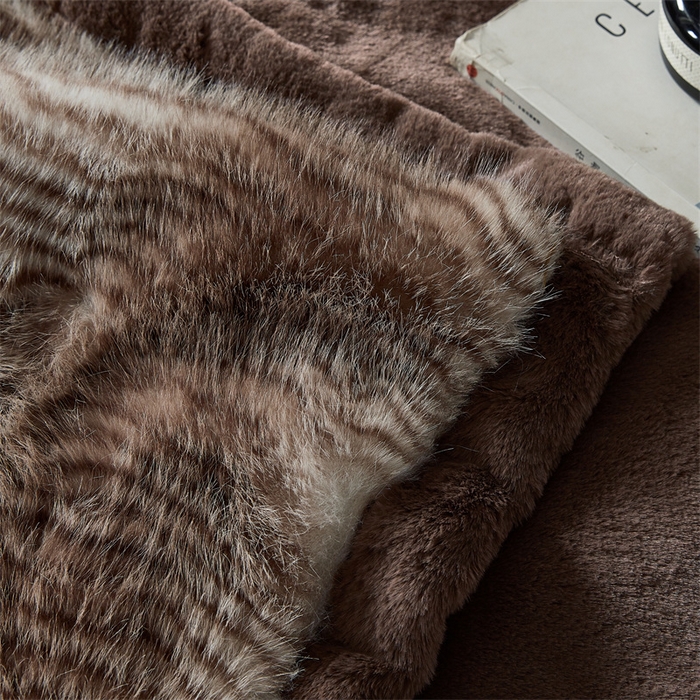 91家纺网 家纺一手货源 找家纺 凯轩毛毛毯毯子网销专供 23新款芭莎仿毛皮毛毯毯子 花纹棕