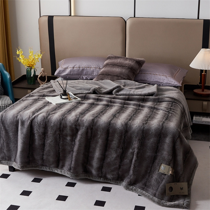 91家纺网 家纺一手货源 找家纺 凯轩毛毛毯毯子网销专供 23新款新款仿雪貂绒毛毯毯子 十字貂灰