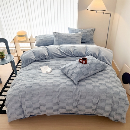 91家纺网 家纺一手货源 找家纺 顾里2023新款阿尔巴卡濑毛绒套件 格子蓝