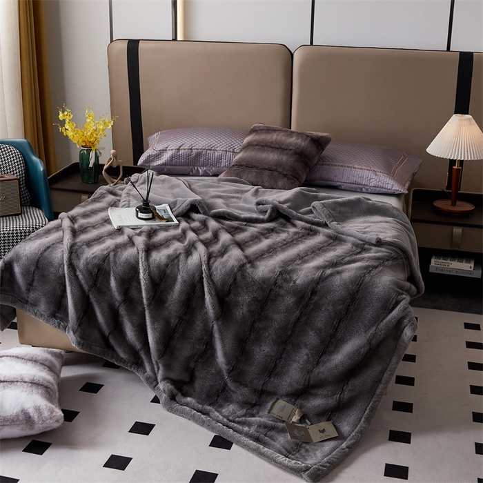 91家纺网 家纺一手货源 找家纺 凯轩毛毛毯毯子网销专供 23新款新款仿雪貂绒毛毯毯子 十字貂灰