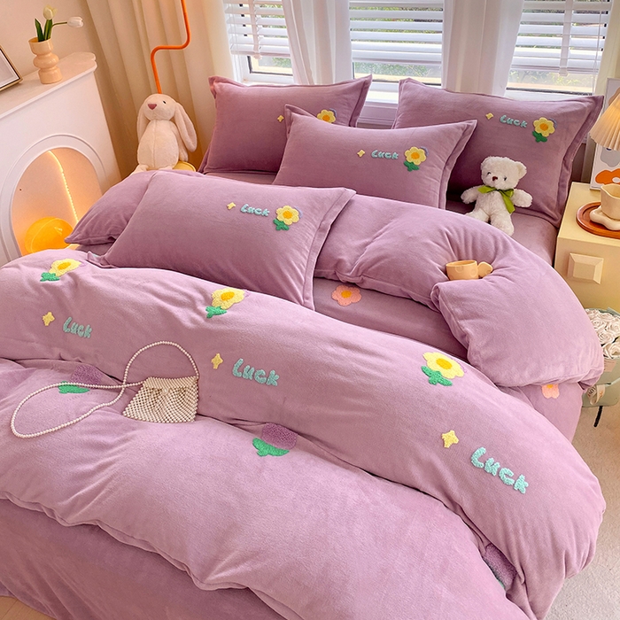 91家纺网 家纺一手货源 找家纺 凡客家居 2023新款毛巾绣牛奶绒四件套 郁金香-紫