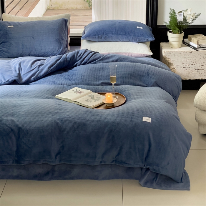 91家纺网 家纺一手货源 找家纺 时光里 2023新款全消光华夫格绒-单被套 马耳他蓝