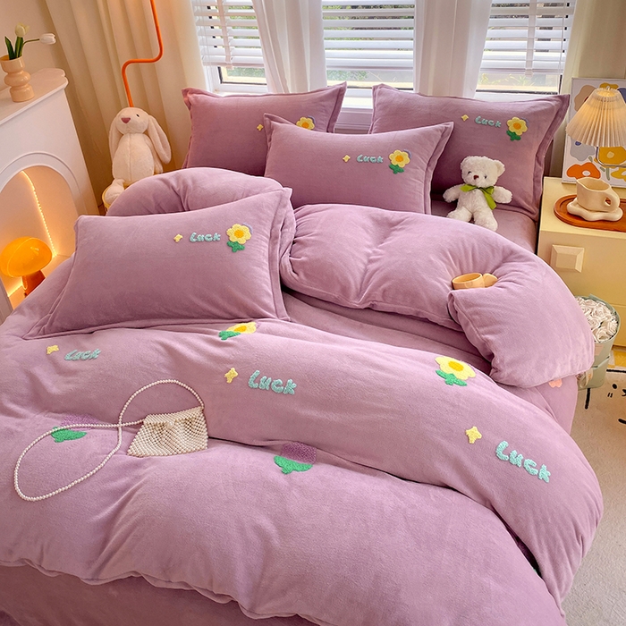 91家纺网 家纺一手货源 找家纺 凡客家居 2023新款毛巾绣牛奶绒四件套 郁金香-紫