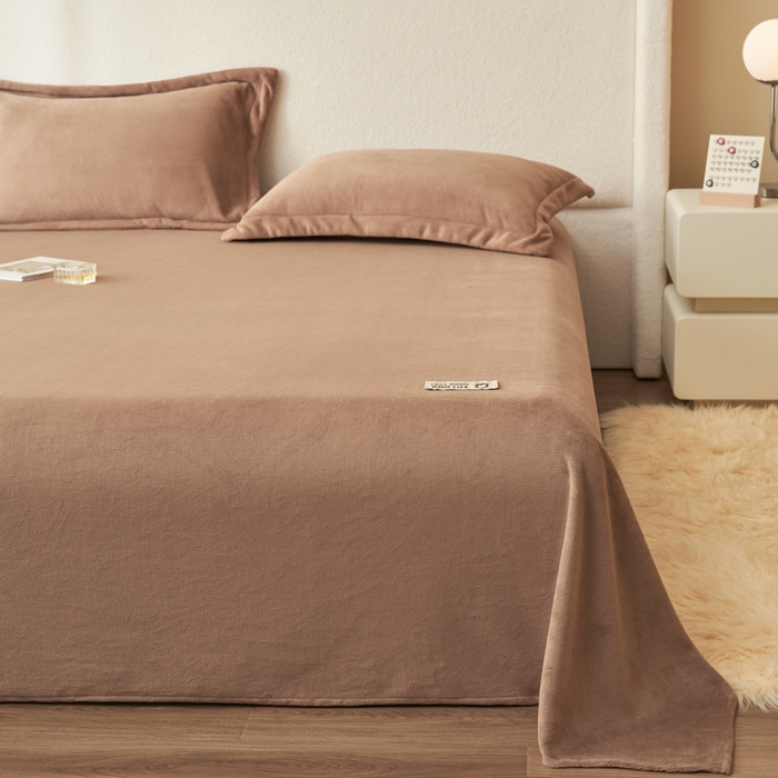 91家纺网 家纺一手货源 找家纺 艾佳 2025新款高克重加厚保暖牛奶绒床单 牛奶绒咖