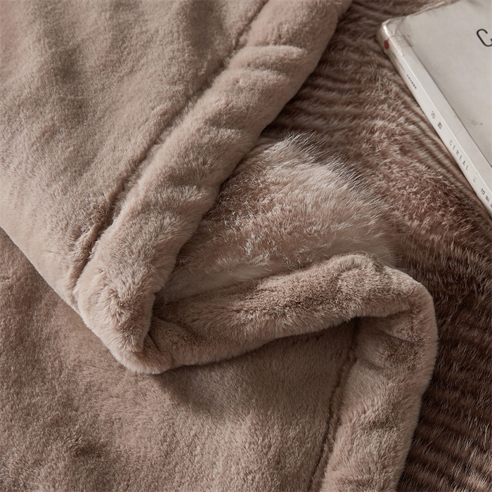 91家纺网 家纺一手货源 找家纺 凯轩毛毛毯毯子网销专供 23新款芭莎仿毛皮毛毯毯子 花纹咖