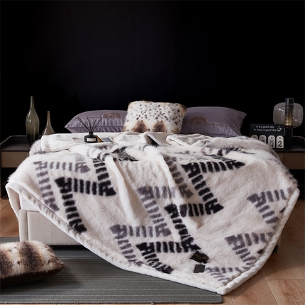 凯轩毛毛毯毯子网销专供 23新款芭莎仿毛皮毛毯毯子 珍珠白