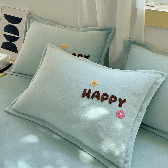 91家纺网 家纺一手货源 找家纺 凡客家居 2023新款毛巾绣牛奶绒四件套 快乐兔-水蓝