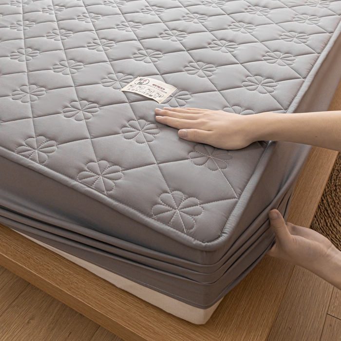 91家纺网 家纺一手货源 找家纺 米粒家纺 2023新款A类大豆纤维夹棉床笠系列 幸运花-浅灰