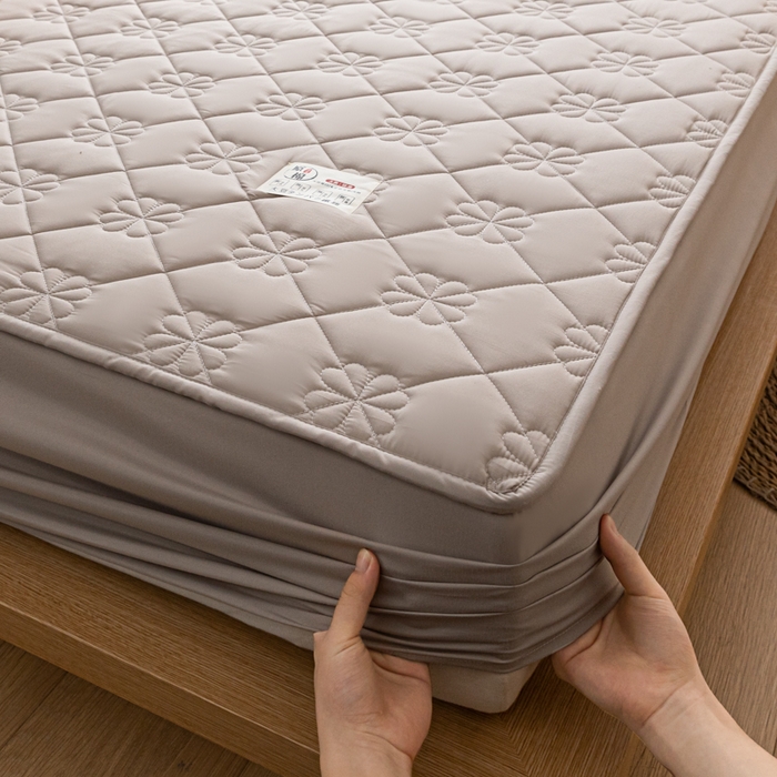 91家纺网 家纺一手货源 找家纺 米粒家纺 2023新款A类大豆纤维夹棉床笠系列 幸运花-卡其