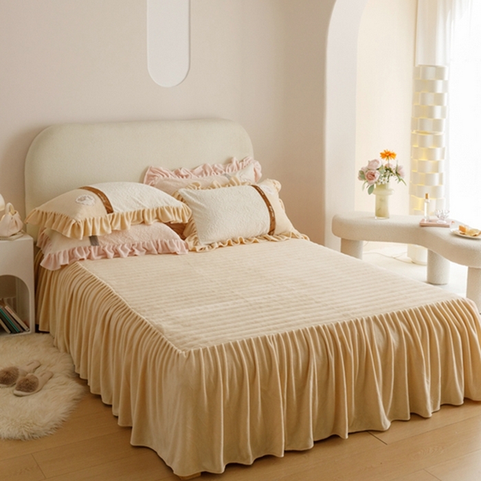 91家纺网 家纺一手货源 找家纺 胜权家纺   2023秋冬新款加厚牛奶绒5D雕花刺绣夹棉单床裙单件保暖床裙三件套四件套 奶咖