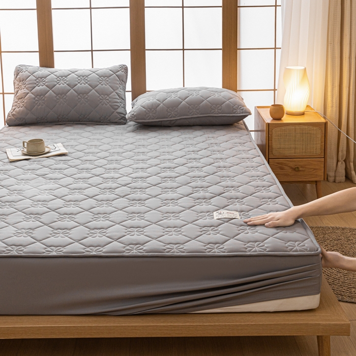 91家纺网 家纺一手货源 找家纺 米粒家纺 2023新款A类大豆纤维夹棉床笠系列 幸运花-浅灰