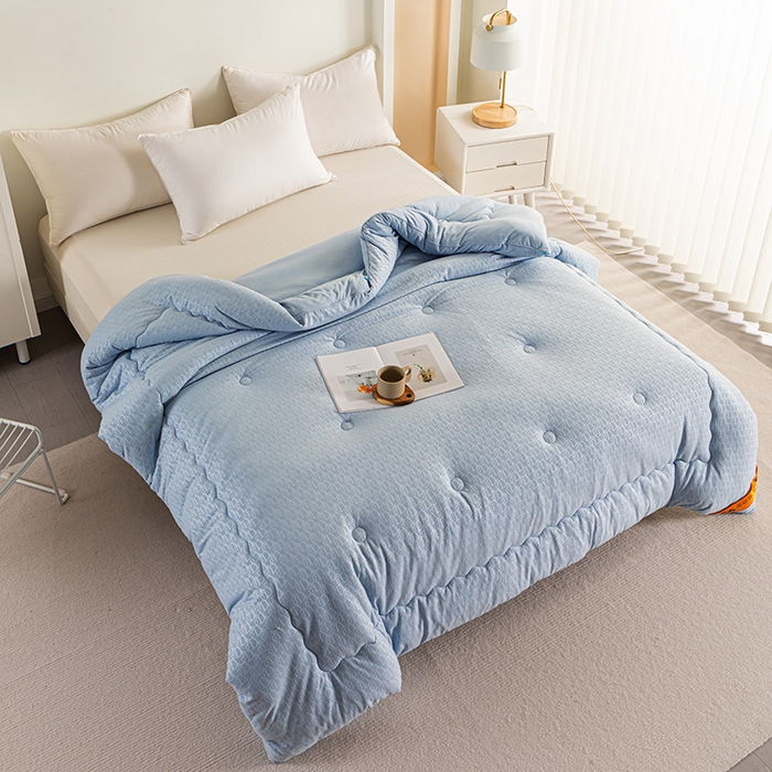 91家纺网 家纺一手货源 找家纺 佳居缘 2023新款火山绒大豆被 天空蓝