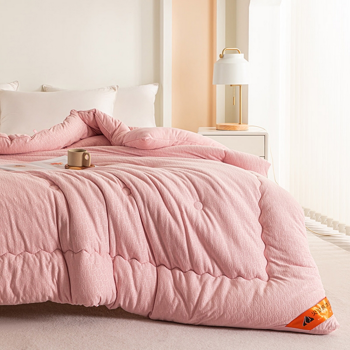 91家纺网 家纺一手货源 找家纺 佳居缘 2023新款火山绒大豆被 桃花粉