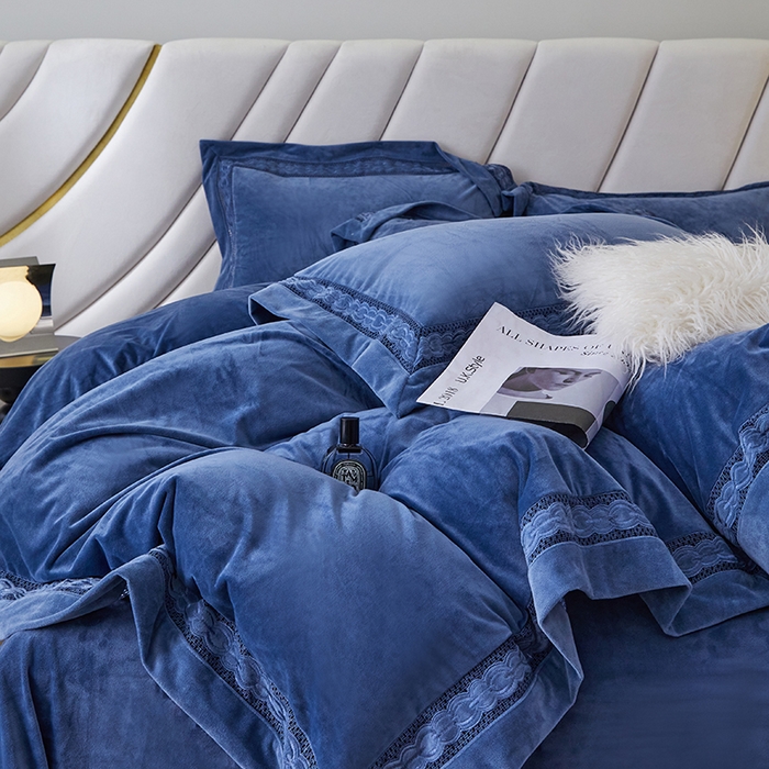 91家纺网 家纺一手货源 找家纺 榻尚2023新款婴肤绒镂空设计拼边工艺款四件套-佳梦系列 佳梦-蓝