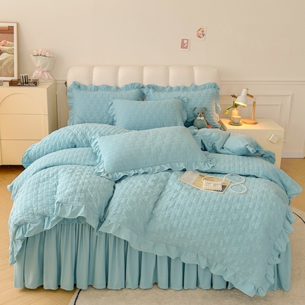 91家纺网 家纺一手货源 找家纺 恋尚 2023新款保暖蜜桃绒床笠床裙二合一（ 欧米拉）四件套 欧米拉-水兰