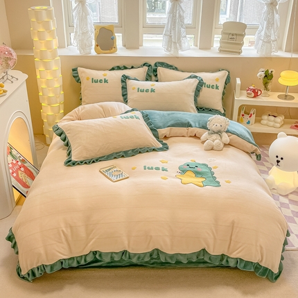 91家纺网 家纺一手货源 找家纺 沐辰 2023新款韩版绣花加厚牛奶绒四套件 星星恐龙