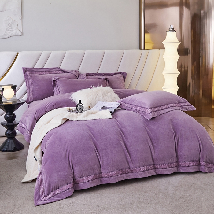 91家纺网 家纺一手货源 找家纺 榻尚 2023婴肤绒镂空设计拼边工艺款四件套--佳梦系列 佳梦-紫