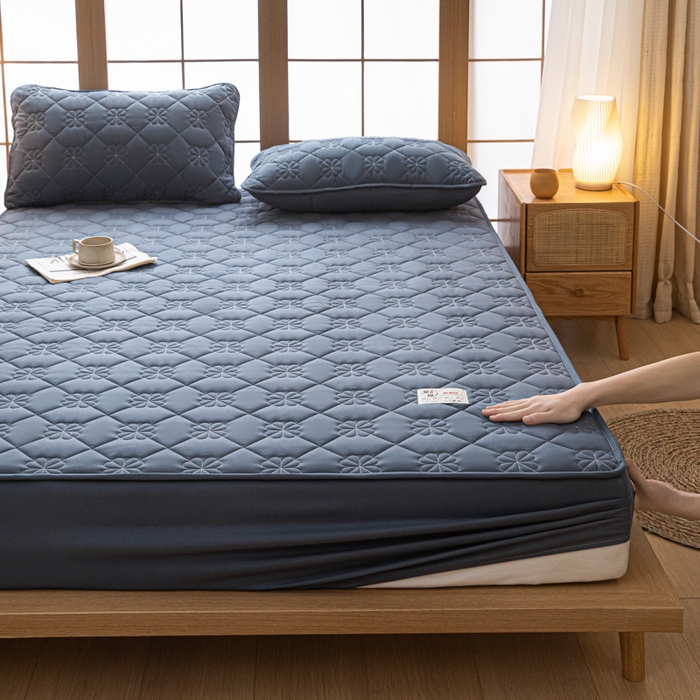 91家纺网 家纺一手货源 找家纺 米粒家纺 2023新款A类大豆纤维夹棉床笠系列 幸运花-深灰