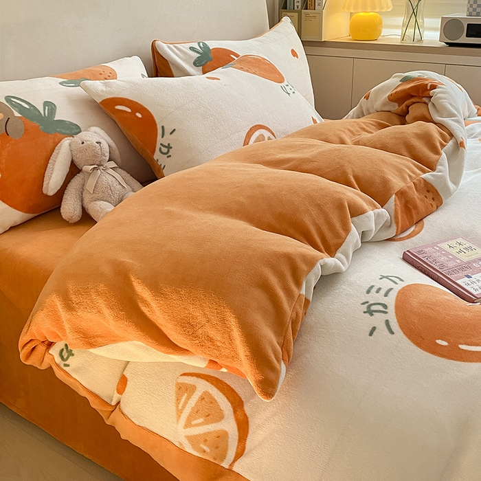 91家纺网 家纺一手货源 找家纺 沐辰 2023新款牛奶绒印花四件套 橘子熊