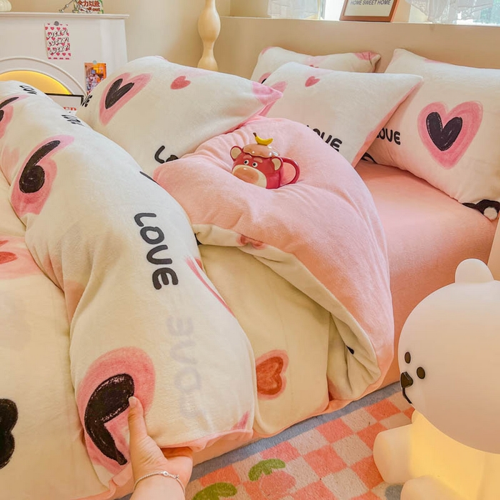 91家纺网 家纺一手货源 找家纺 沐辰 2023新款牛奶绒印花四件套 爱情光波