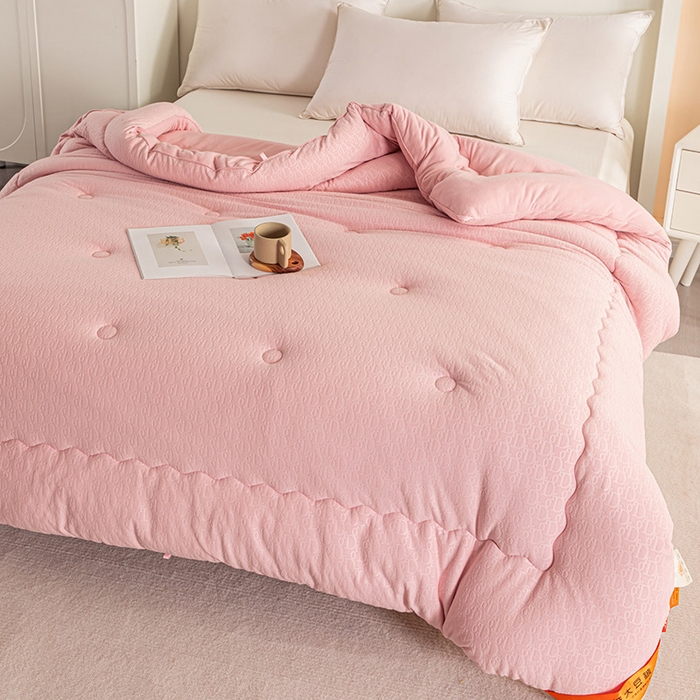 91家纺网 家纺一手货源 找家纺 佳居缘 2023新款火山绒大豆被 桃花粉