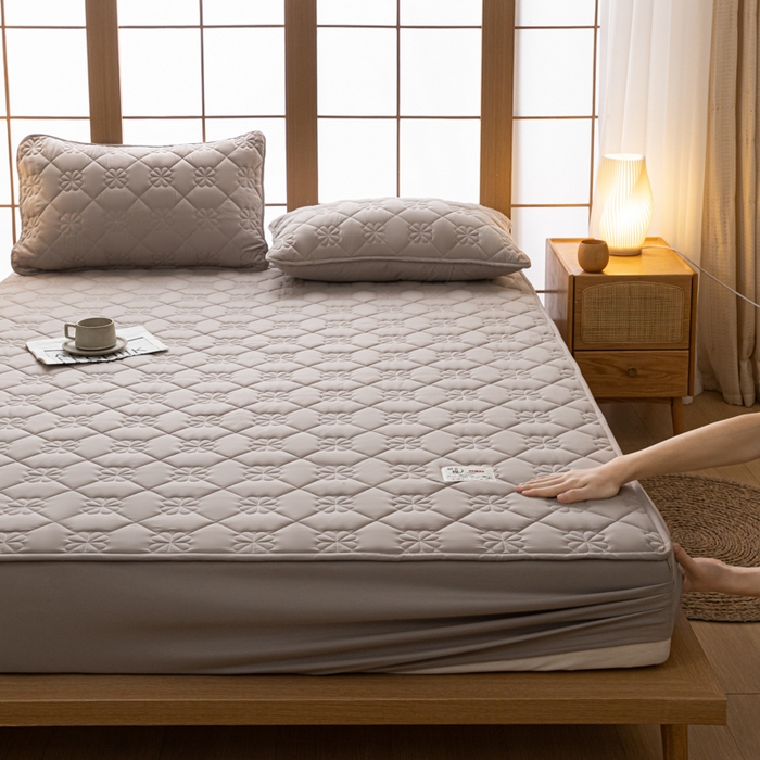 91家纺网 家纺一手货源 找家纺 米粒家纺 2023新款A类大豆纤维夹棉床笠系列 幸运花-卡其