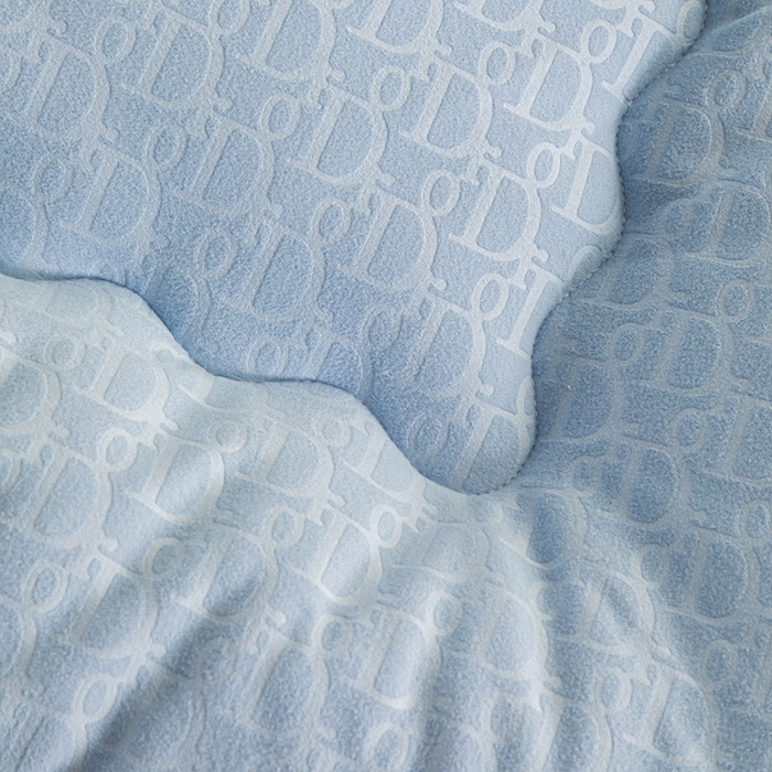 91家纺网 家纺一手货源 找家纺 佳居缘 2023新款火山绒大豆被 天空蓝