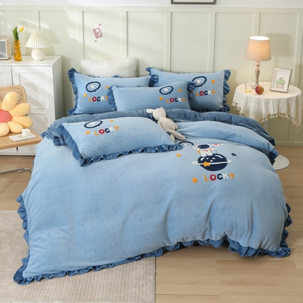 91家纺网 家纺一手货源 找家纺 沐辰 2023新款韩版绣花加厚牛奶绒四套件 太空人-蓝