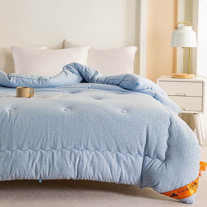 91家纺网 家纺一手货源 找家纺 佳居缘 2023新款火山绒大豆被 天空蓝