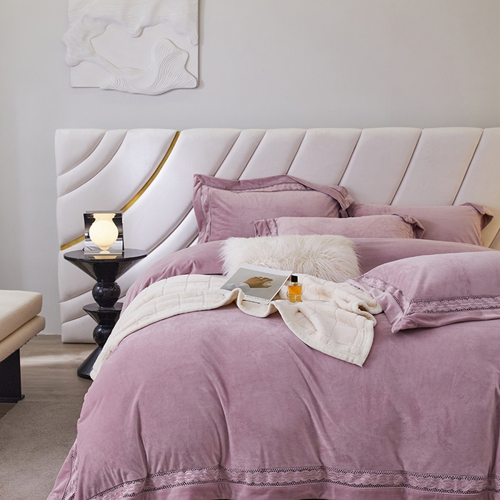 91家纺网 家纺一手货源 找家纺 榻尚 2023婴肤绒镂空设计拼边工艺款四件套-佳梦系列 佳梦-藕色